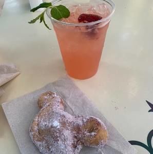 Meet your Posher, Rebecca